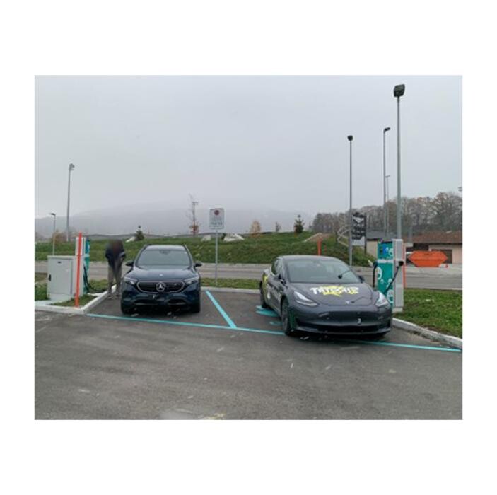 Bilder Shell Recharge Charging Station