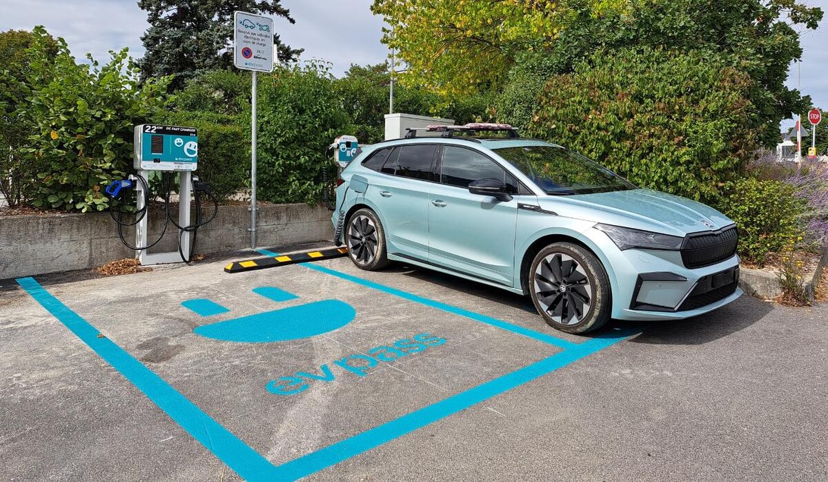 Bilder Shell Recharge Charging Station