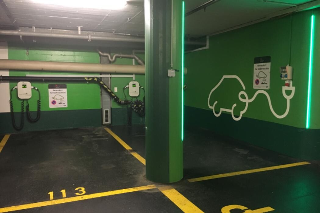 Bilder Shell Recharge Charging Station
