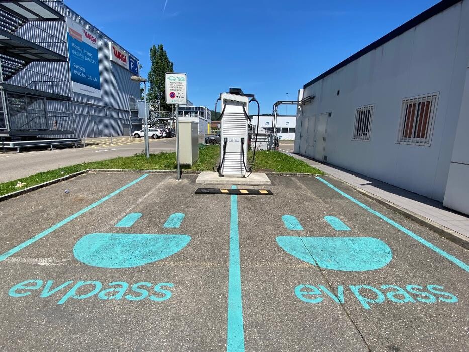 Bilder Shell Recharge Charging Station