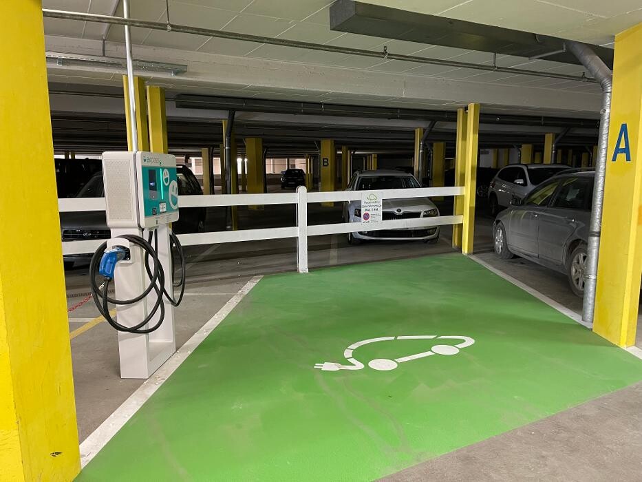 Bilder Shell Recharge Charging Station