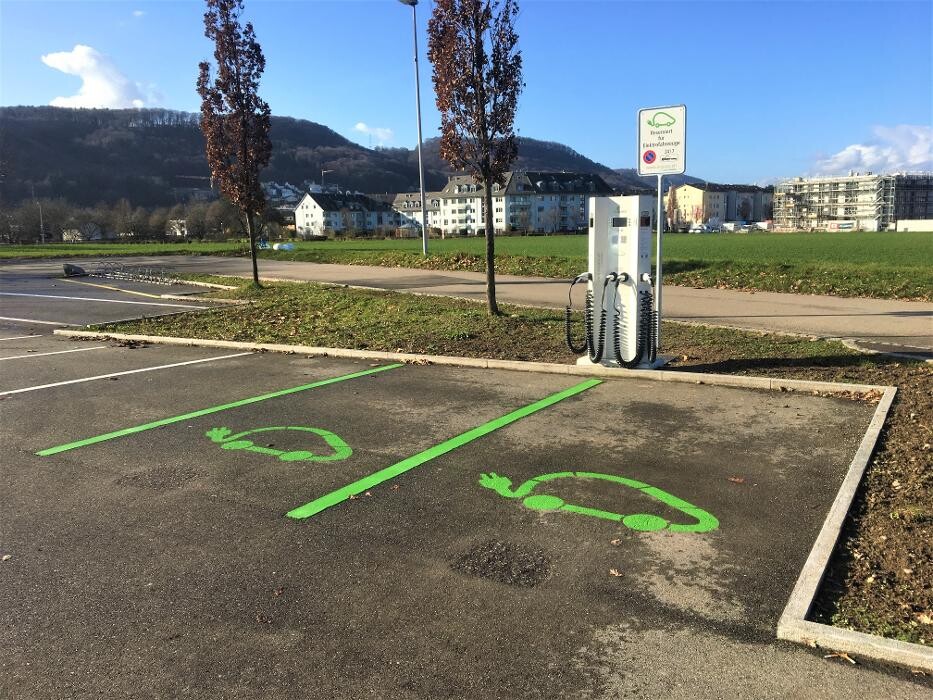 Bilder Shell Recharge Charging Station