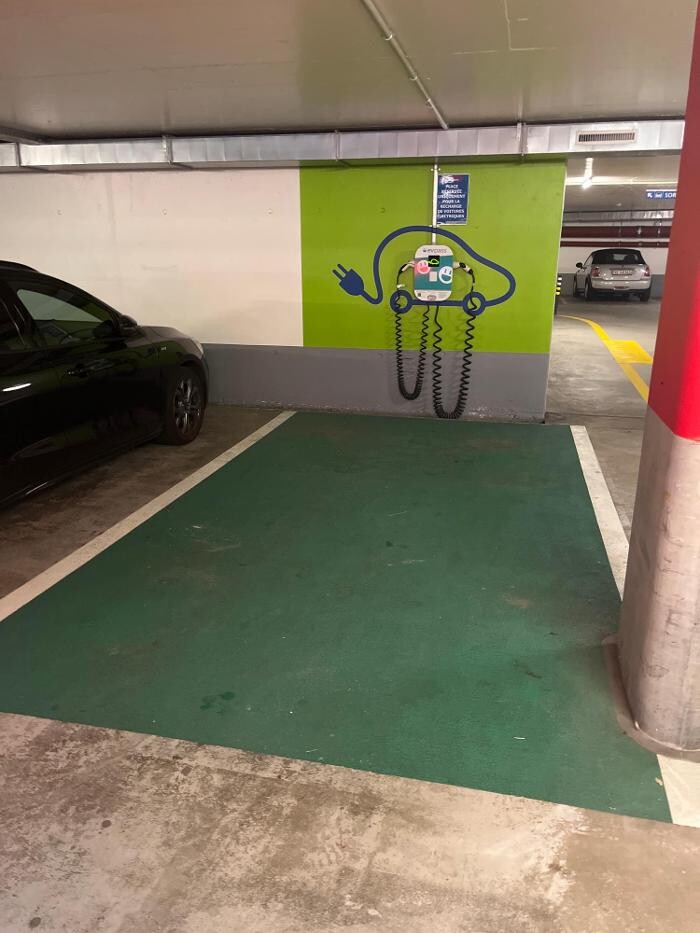 Bilder Shell Recharge Charging Station