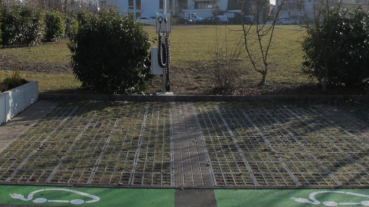 Bilder Shell Recharge Charging Station