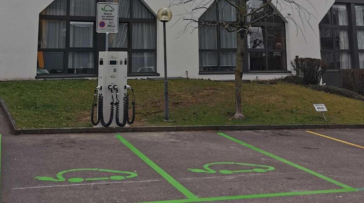 Bilder Shell Recharge Charging Station