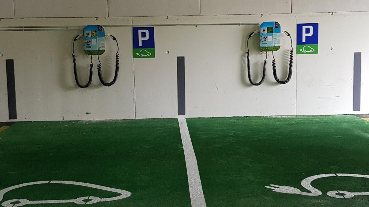 Bilder Shell Recharge Charging Station