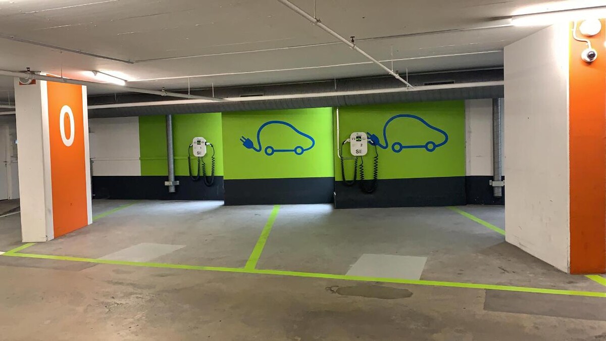 Bilder Shell Recharge Charging Station