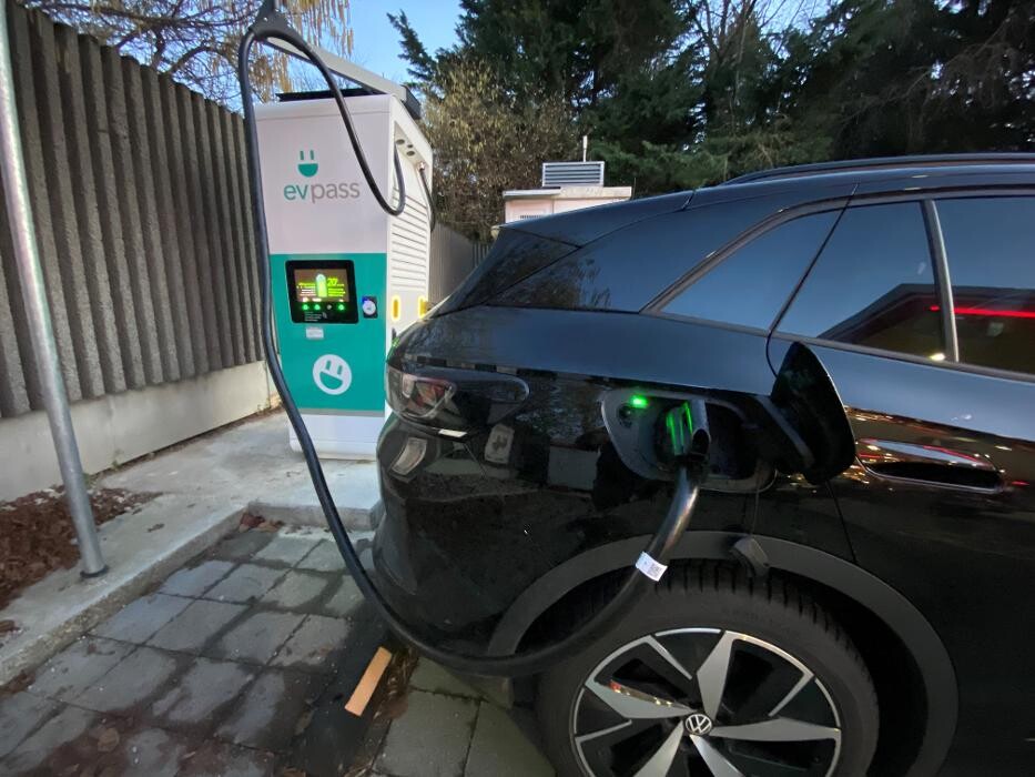 Bilder Shell Recharge Charging Station