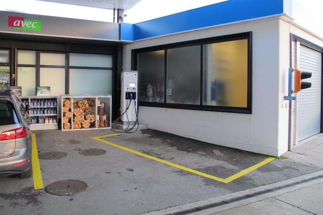 Bilder Shell Recharge Charging Station