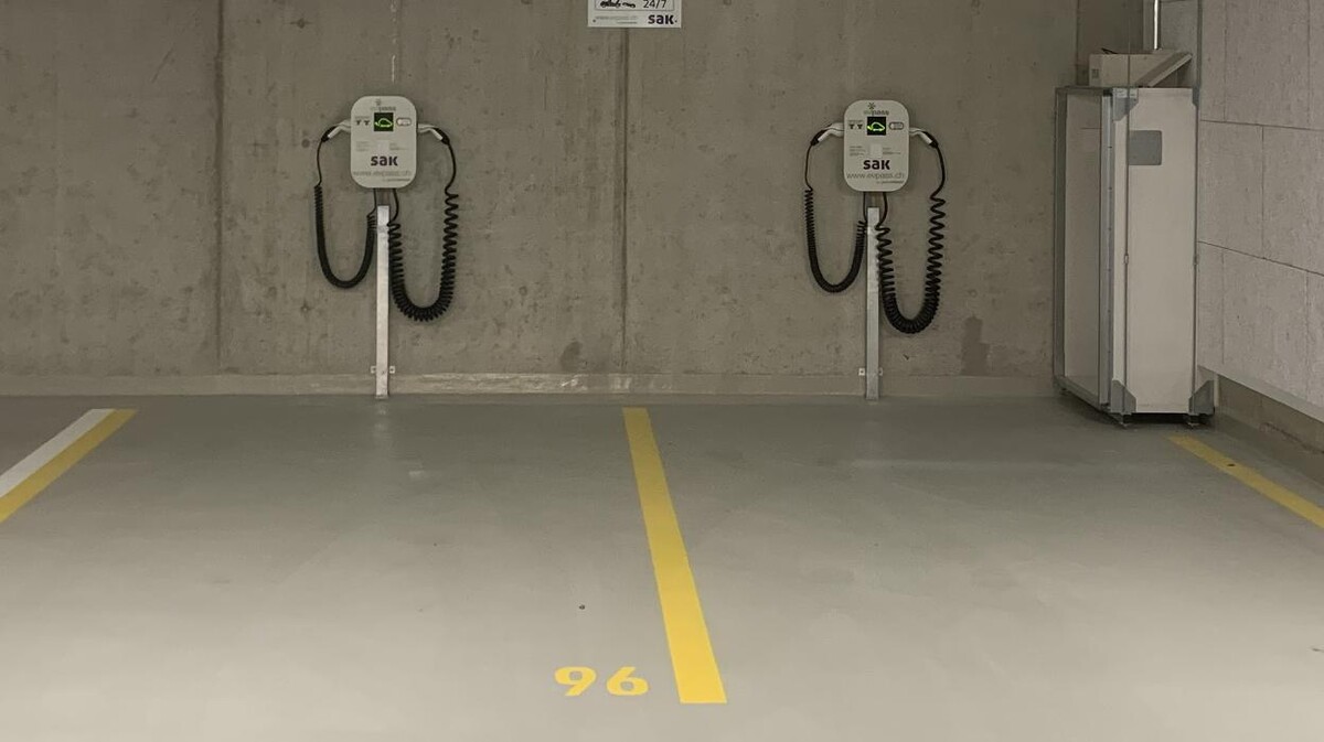 Bilder Shell Recharge Charging Station