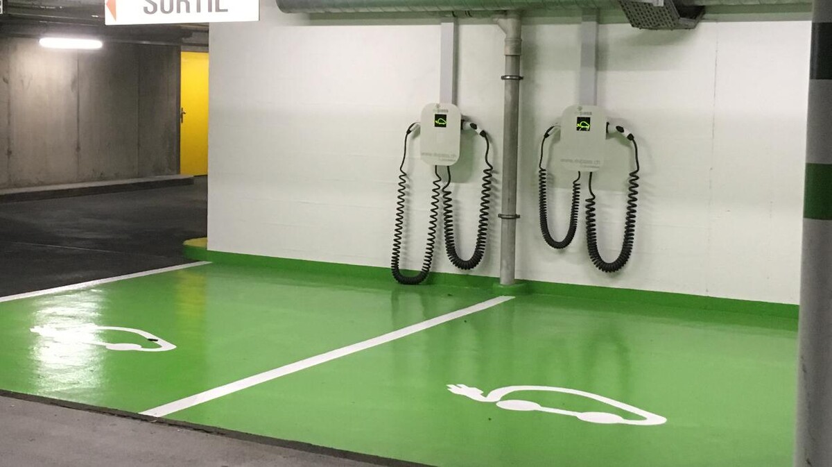 Bilder Shell Recharge Charging Station