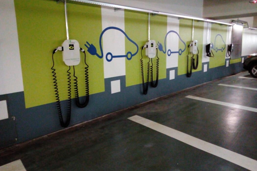 Bilder Shell Recharge Charging Station