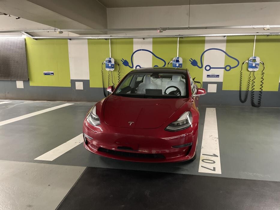Bilder Shell Recharge Charging Station