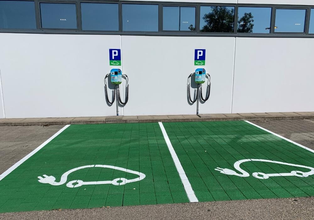 Bilder Shell Recharge Charging Station