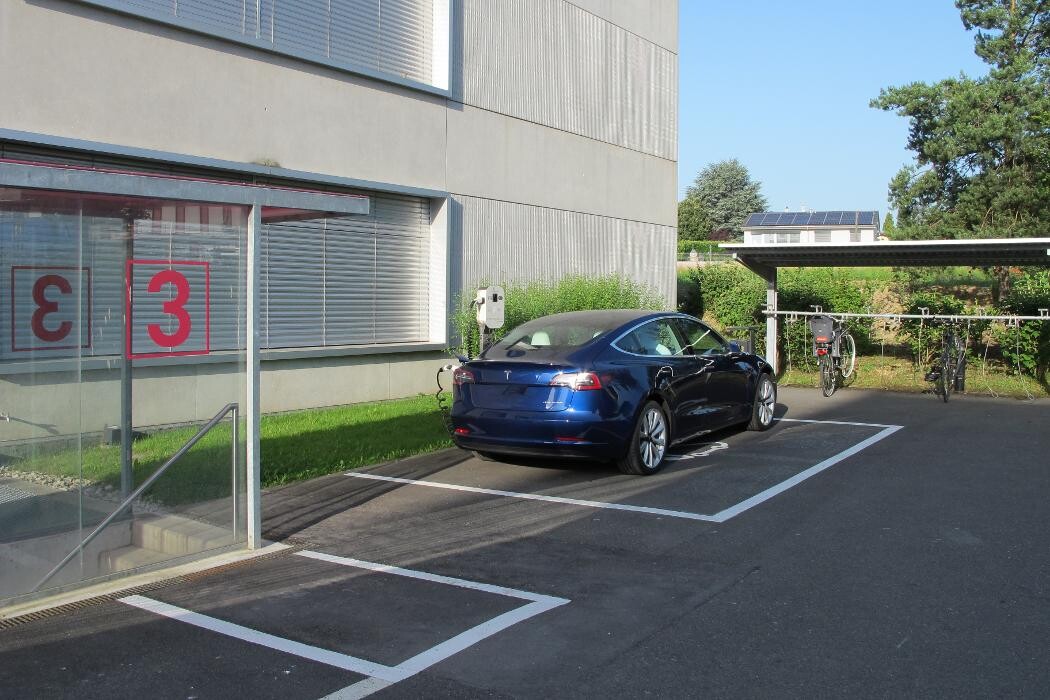 Bilder Shell Recharge Charging Station