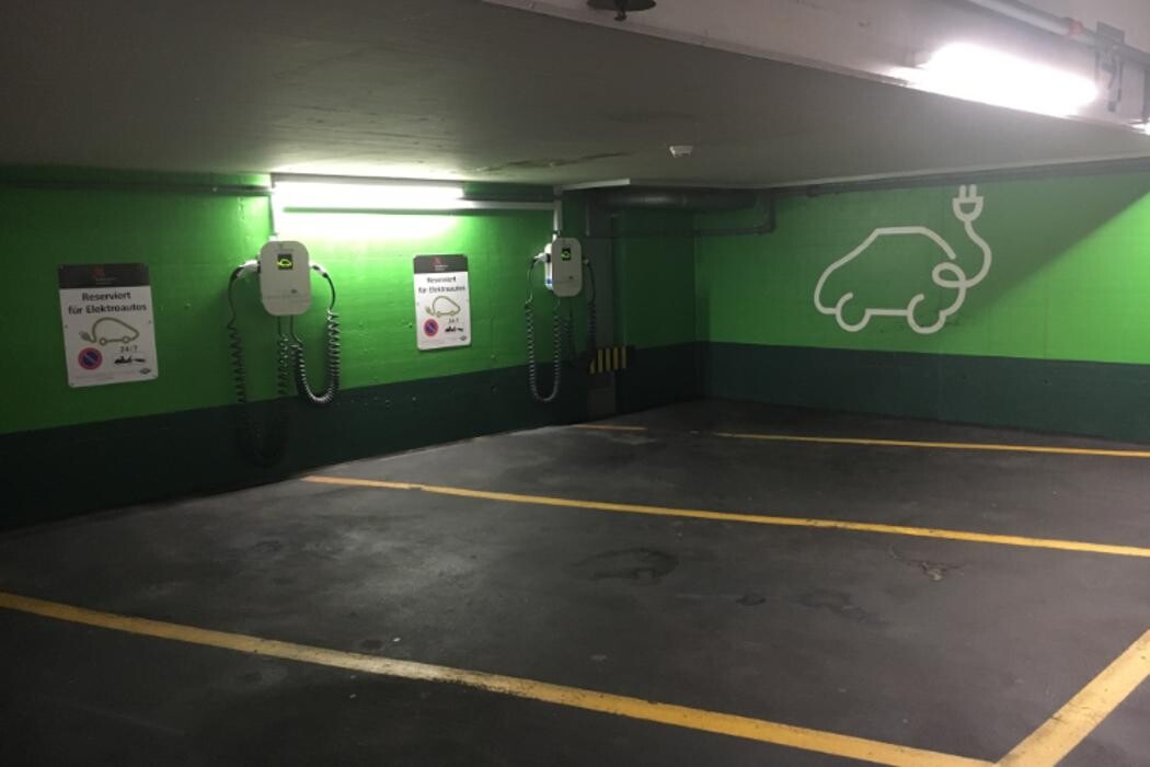 Bilder Shell Recharge Charging Station