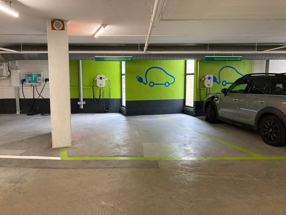 Bilder Shell Recharge Charging Station