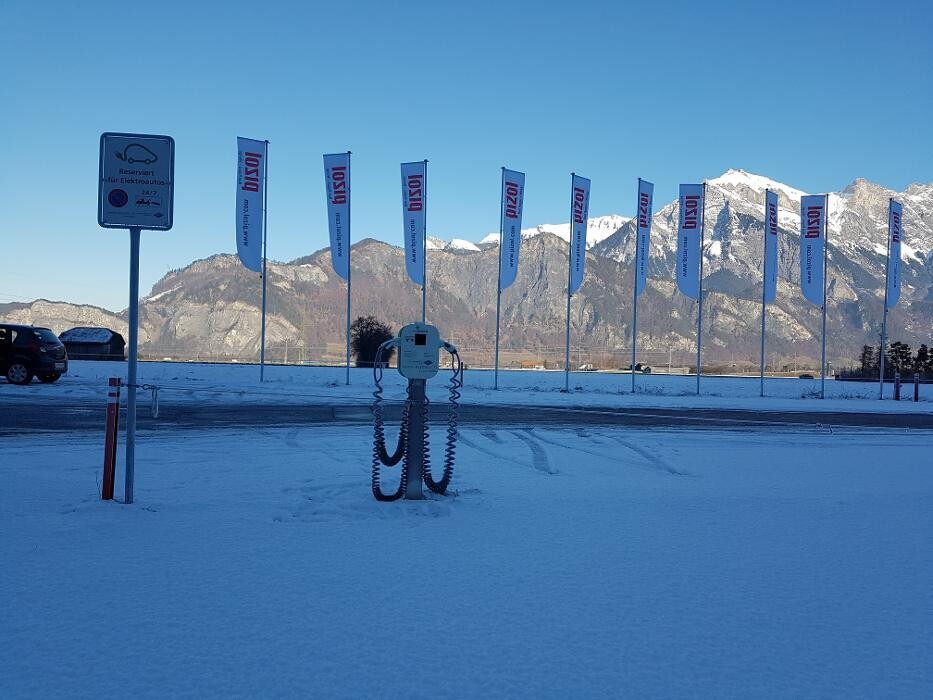 Bilder Shell Recharge Charging Station
