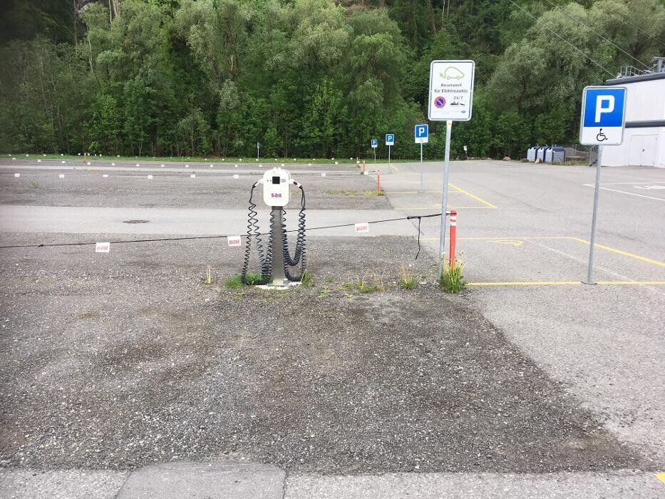 Bilder Shell Recharge Charging Station