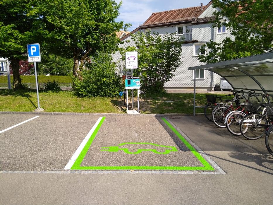 Bilder Shell Recharge Charging Station