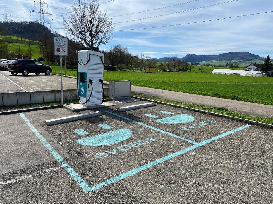 Bilder Shell Recharge Charging Station