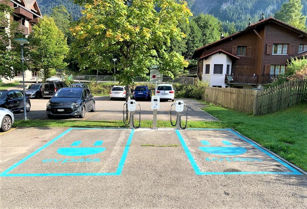 Bilder Shell Recharge Charging Station