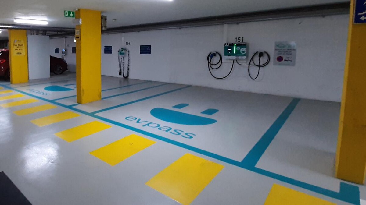 Bilder Shell Recharge Charging Station