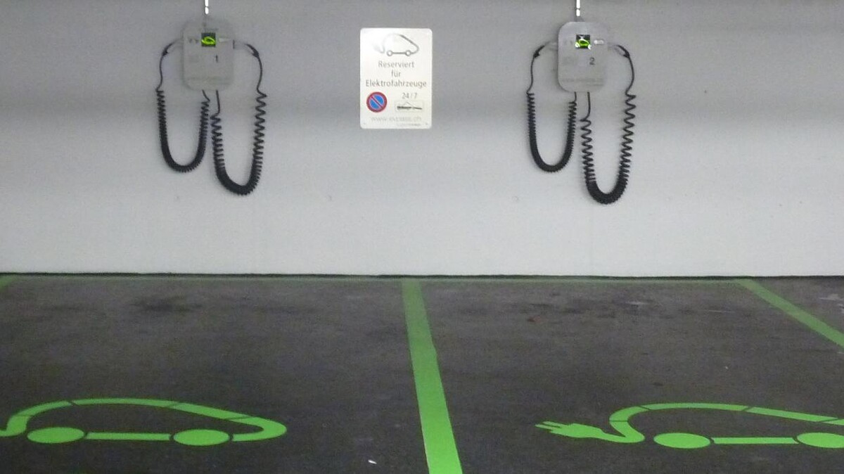 Bilder Shell Recharge Charging Station