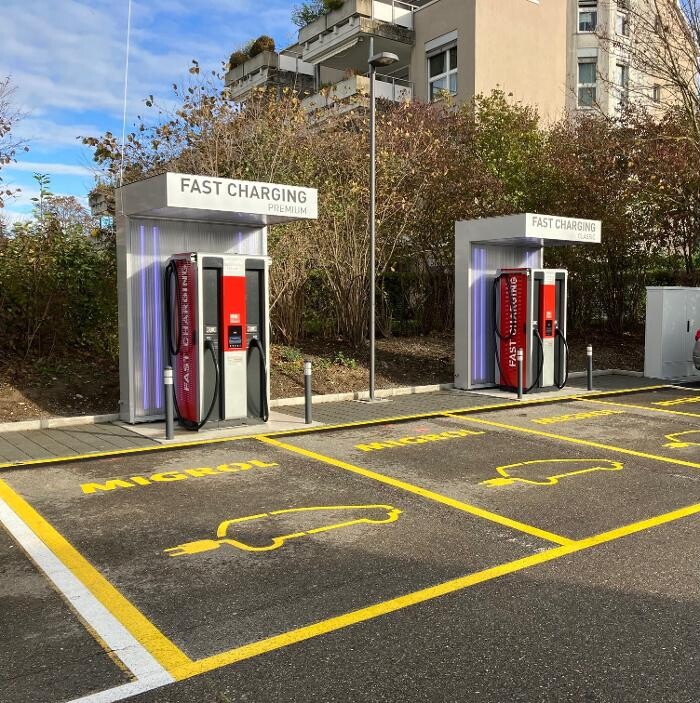 Bilder Migrol Charging Station