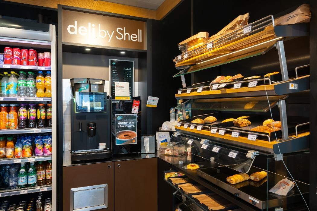 Bilder Shell Recharge Charging Station