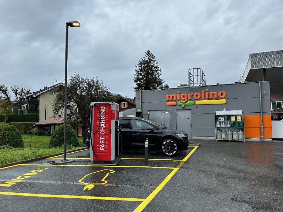 Bilder Migrol Charging Station