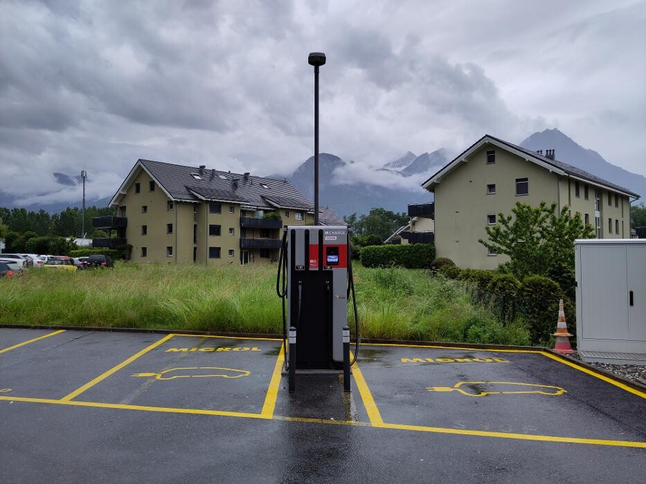 Bilder Migrol Charging Station