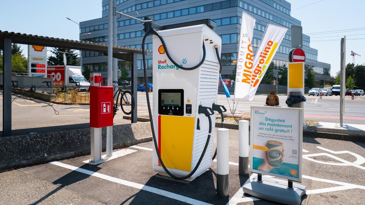 Bilder Shell Recharge Charging Station