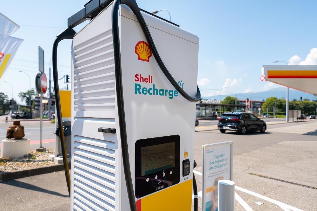 Bilder Shell Recharge Charging Station