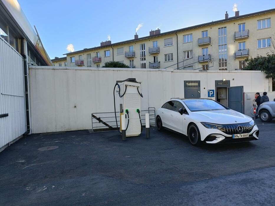 Bilder Shell Recharge Charging Station