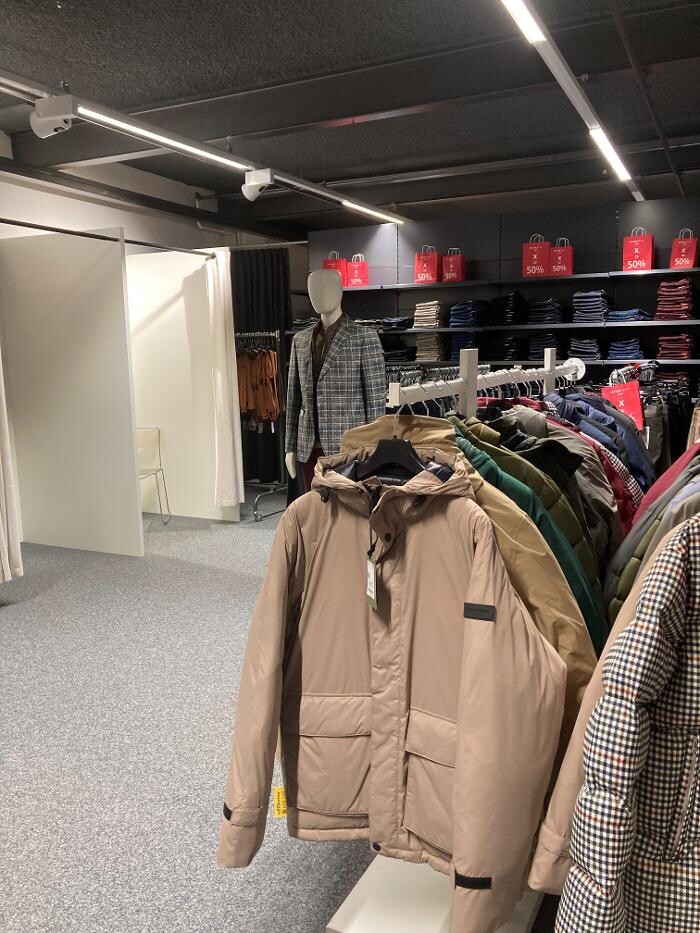 Bilder BAYARD CO LTD OUTLET