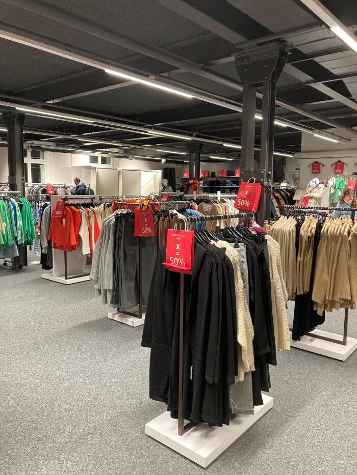 Bilder BAYARD CO LTD OUTLET