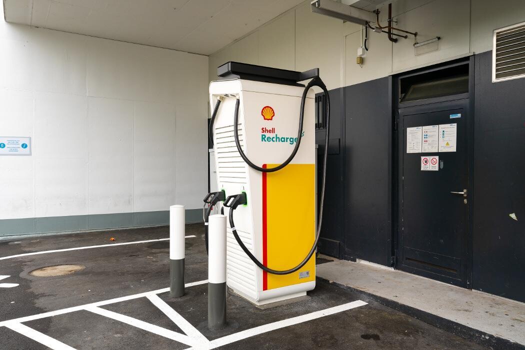 Bilder Shell Recharge Charging Station
