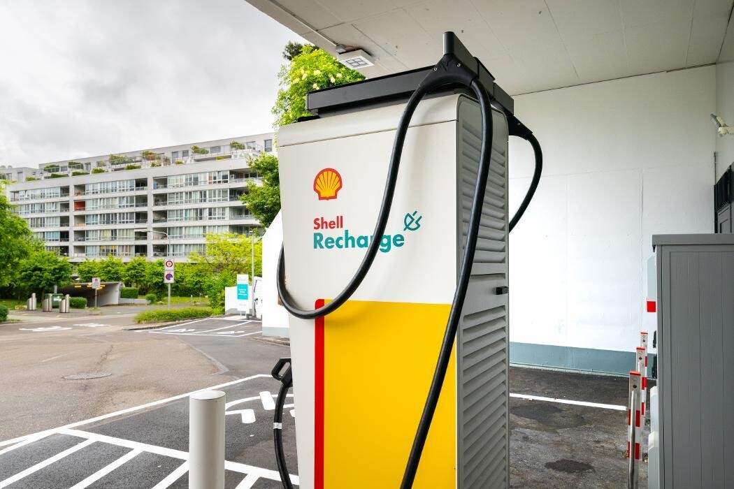 Bilder Shell Recharge Charging Station