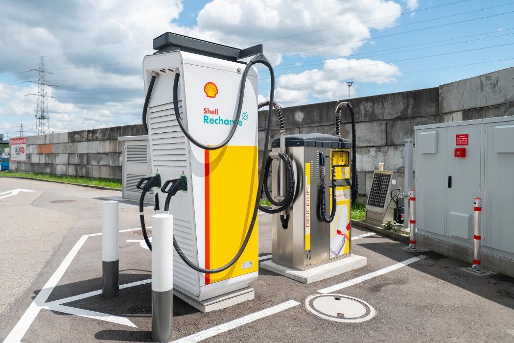 Bilder Shell Recharge Charging Station