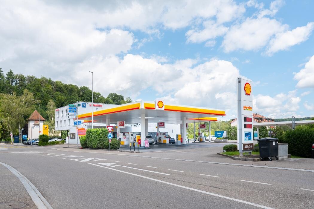 Bilder Shell Recharge Charging Station