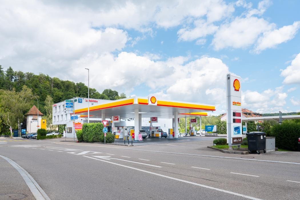 Bilder Shell Recharge Charging Station