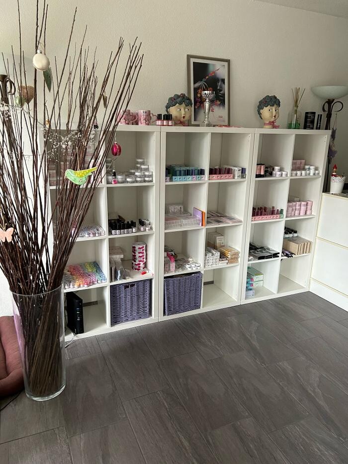 Bilder Swiss-Nailshop - Nagelzubehör und Nagelstudio