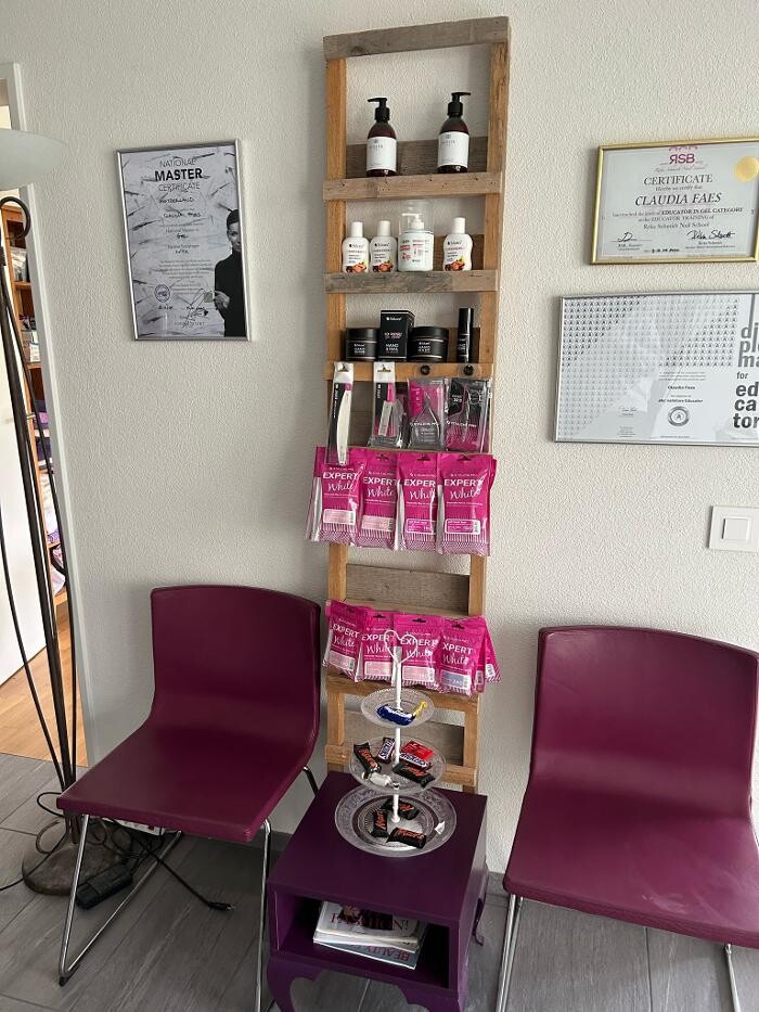 Bilder Swiss-Nailshop - Nagelzubehör und Nagelstudio