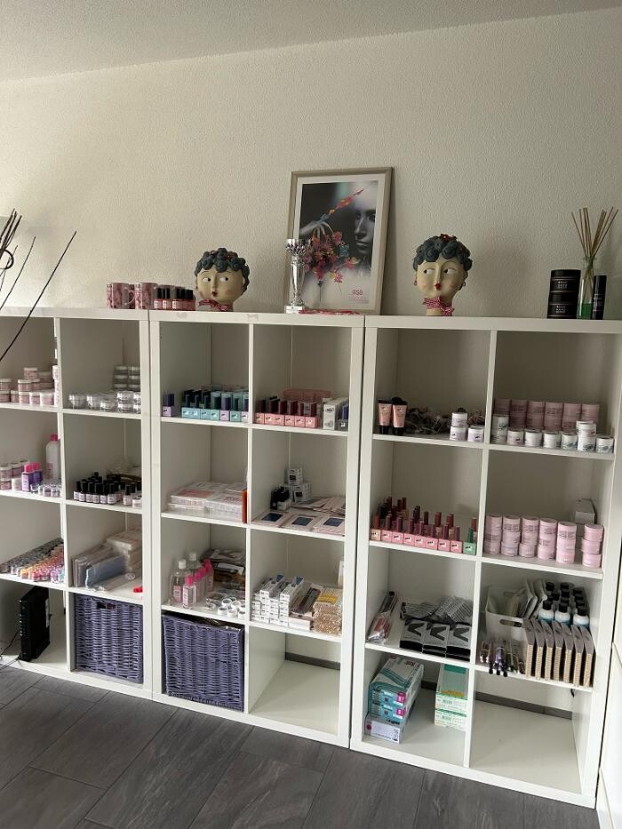 Bilder Swiss-Nailshop - Nagelzubehör und Nagelstudio