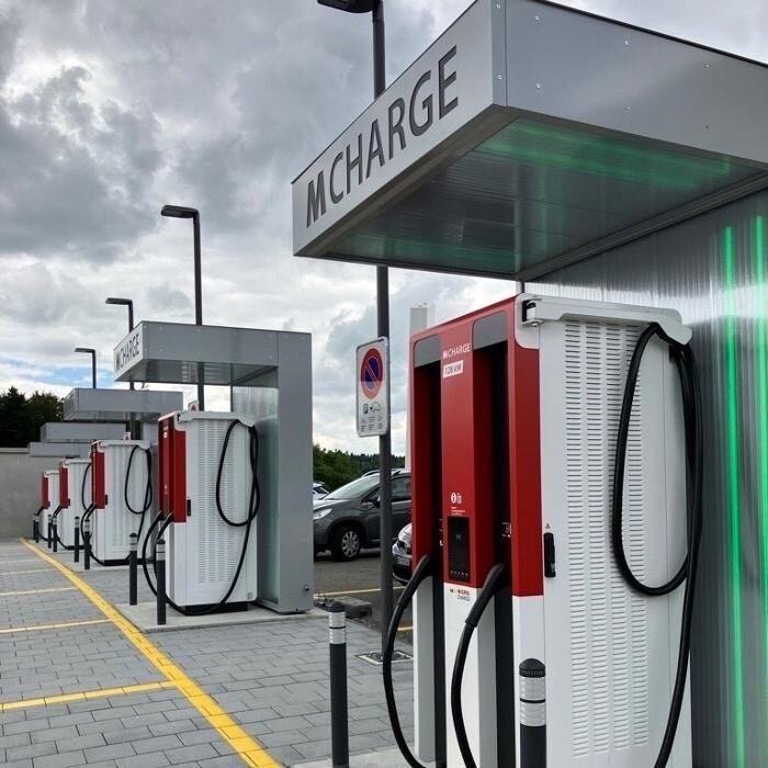 Bilder Migrol Charging Station
