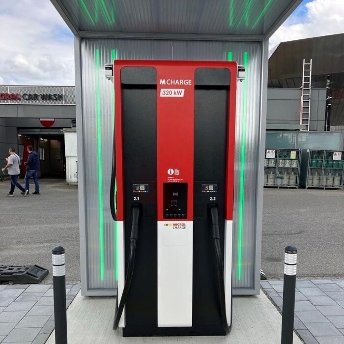 Bilder Migrol Charging Station