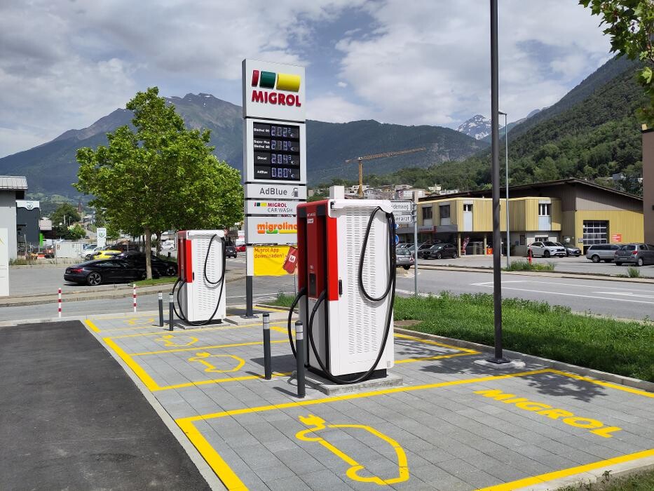 Bilder Migrol Charging Station