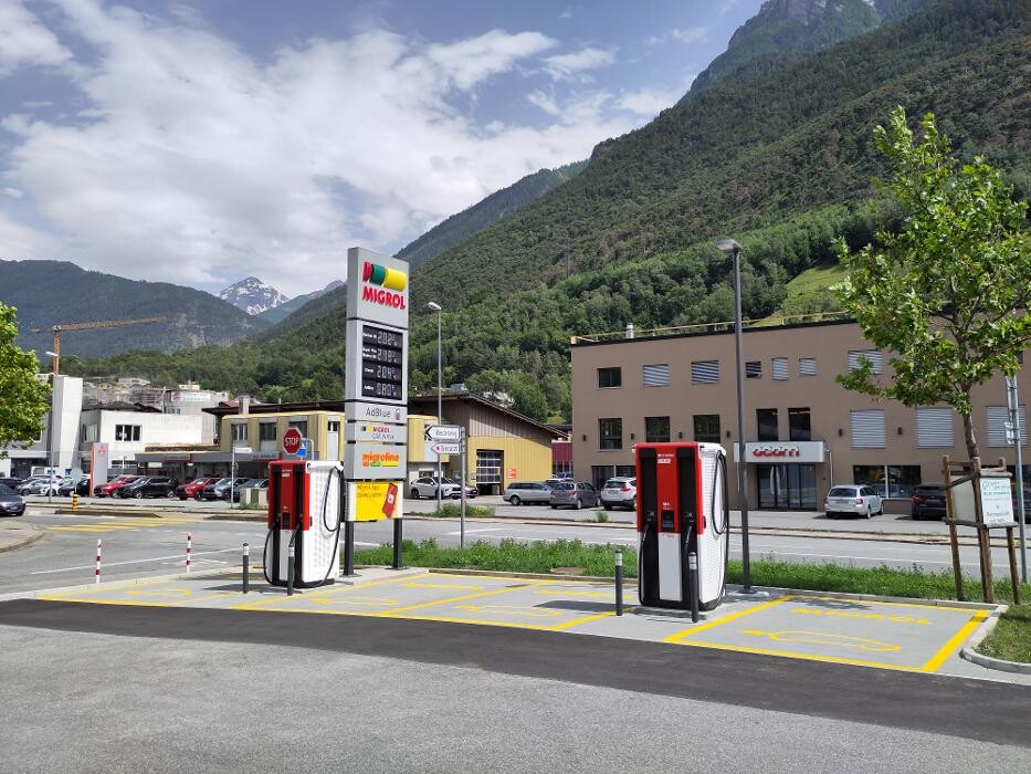 Bilder Migrol Charging Station