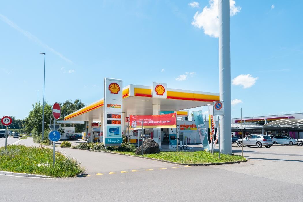 Bilder Shell Recharge Charging Station